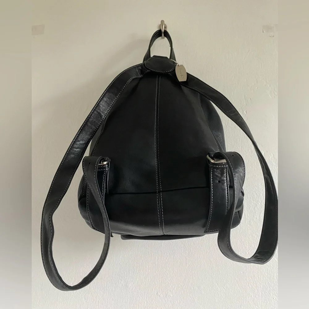 Tignanello Leather Backpack with Silver tone Hardware 90s Y2K Small